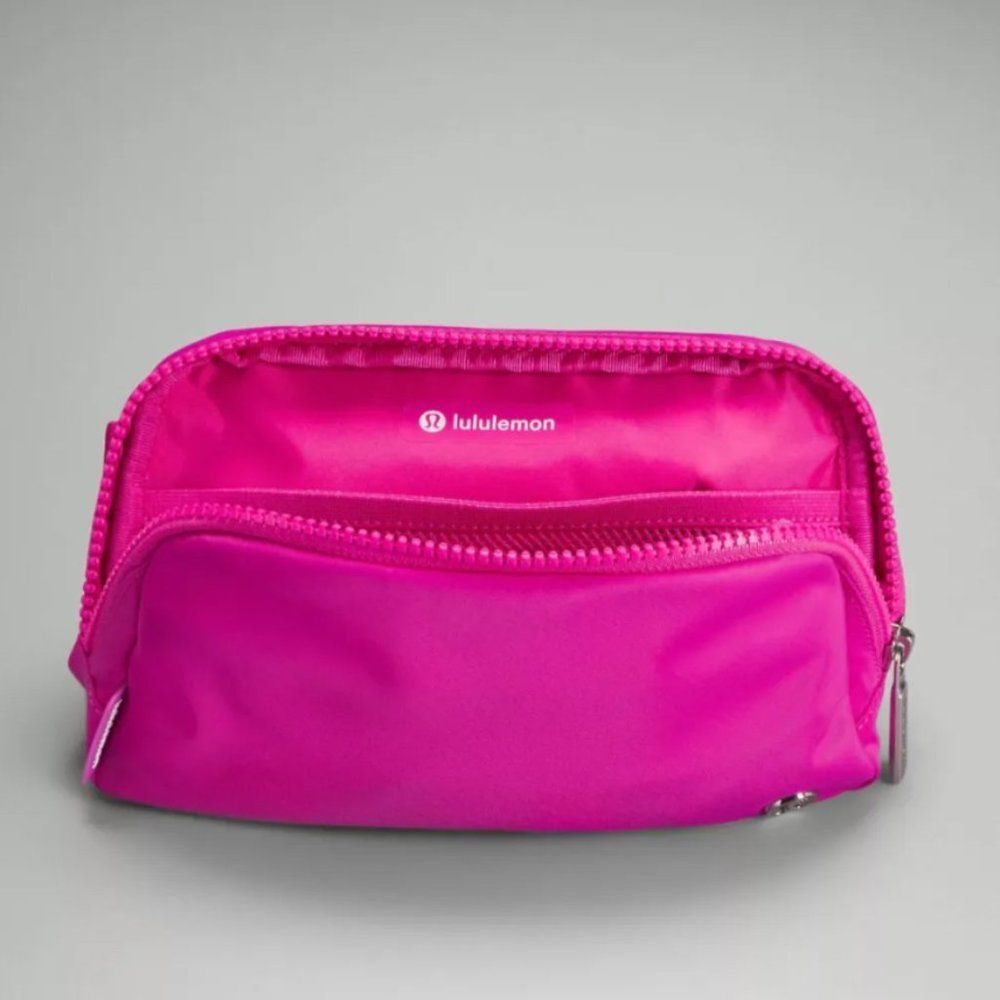 Lululemon Athletica Everywhere Belt Bag 1L Sonic Pink - Picture 2 of 7